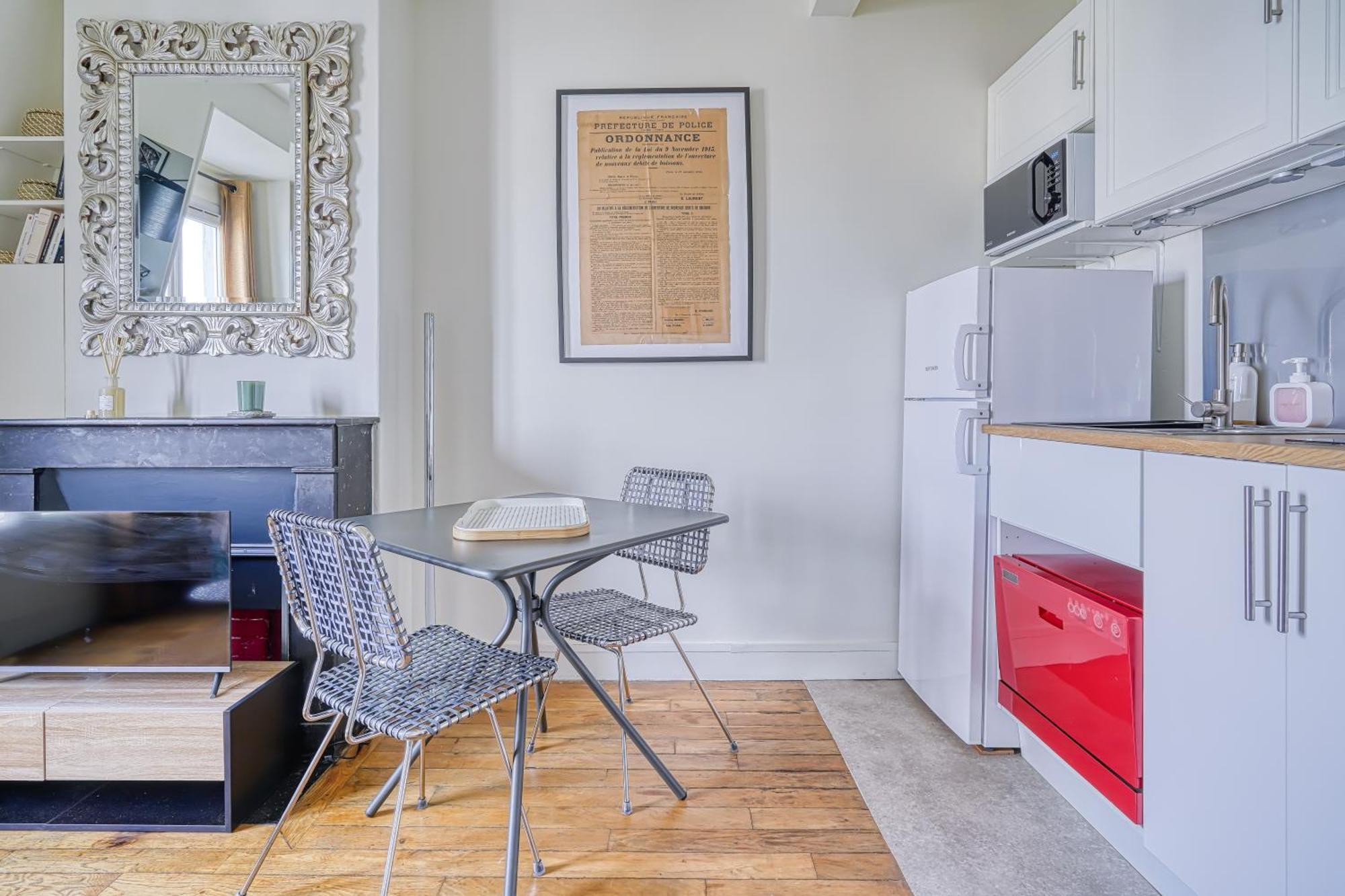 F2 Parisien - Pere Lachaise Appartement *
